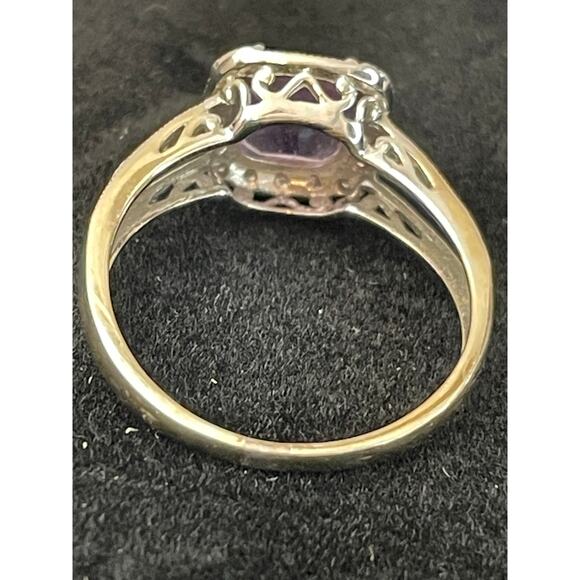 Women's 10K Gold Ring Amethyst Ring Size 7 GUC - Picture 4 of 9